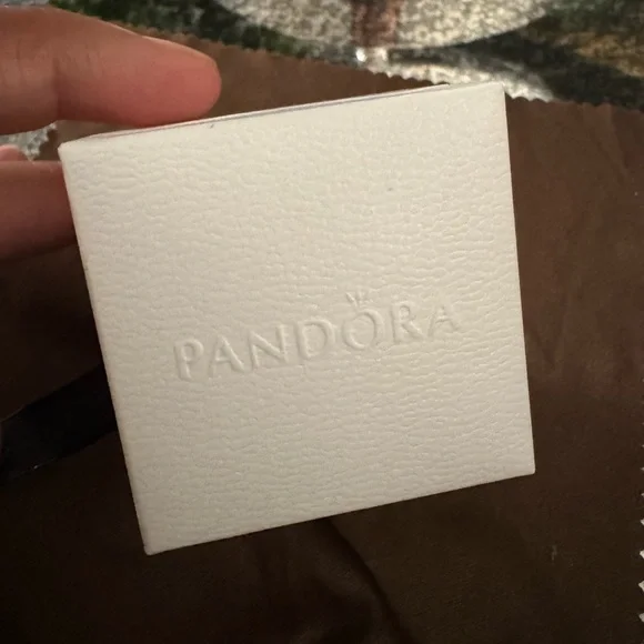 Pandora silver ring with crystals size 56 7 1/2 - Picture 5 of 7